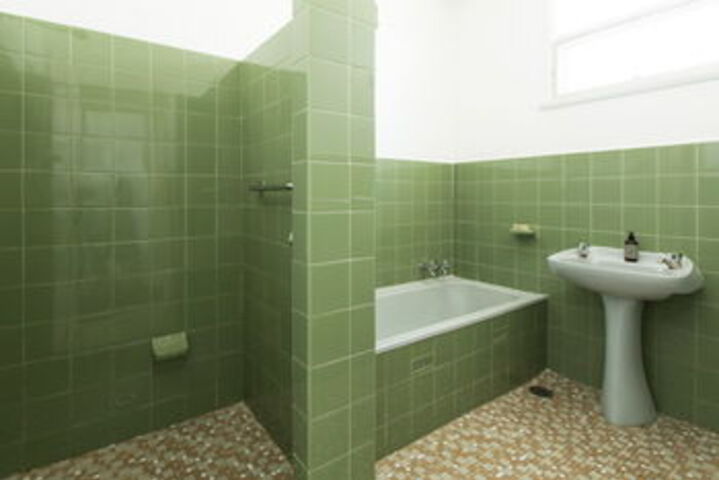 Room 4 of 49