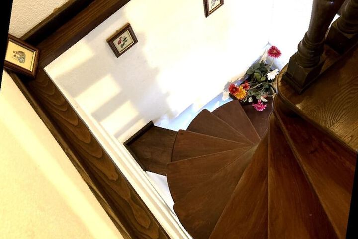 Room 23 of 74