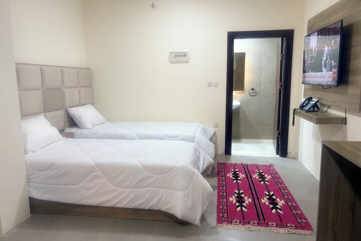 Room 9 of 34
