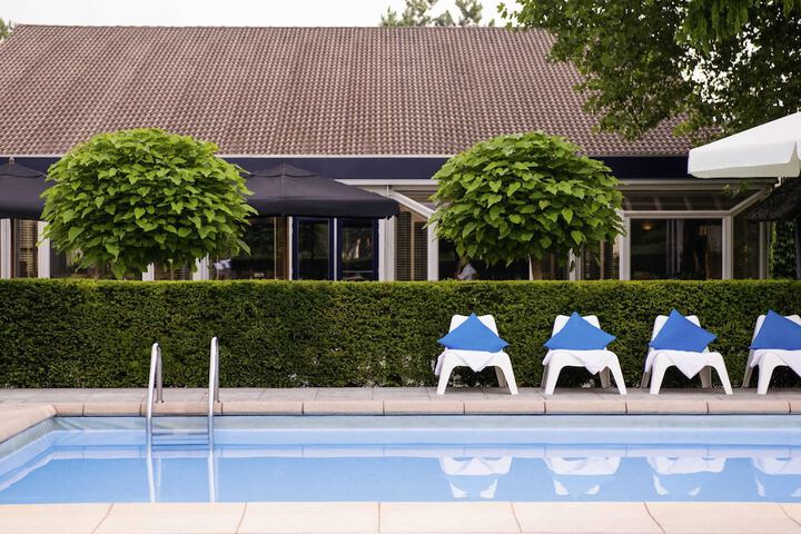 Hotel with Pool