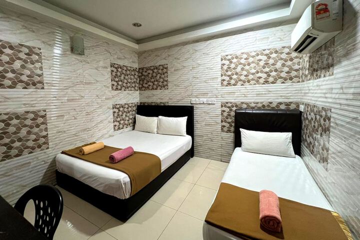 Room 5 of 14