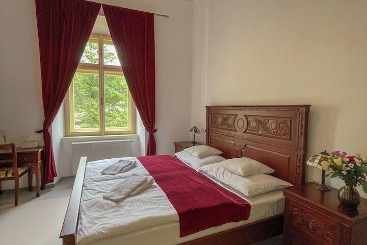 Room 4 of 29