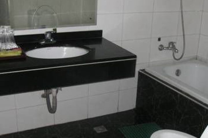 Room 6 of 23