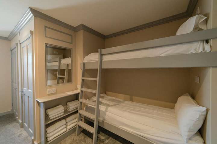 Room 17 of 54