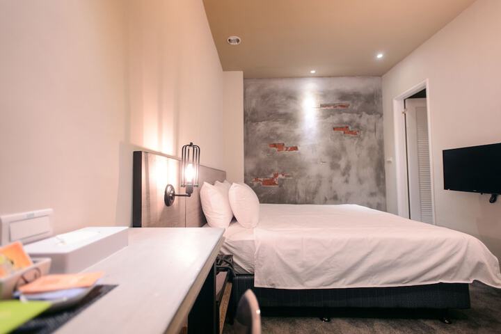 Room 2 of 51