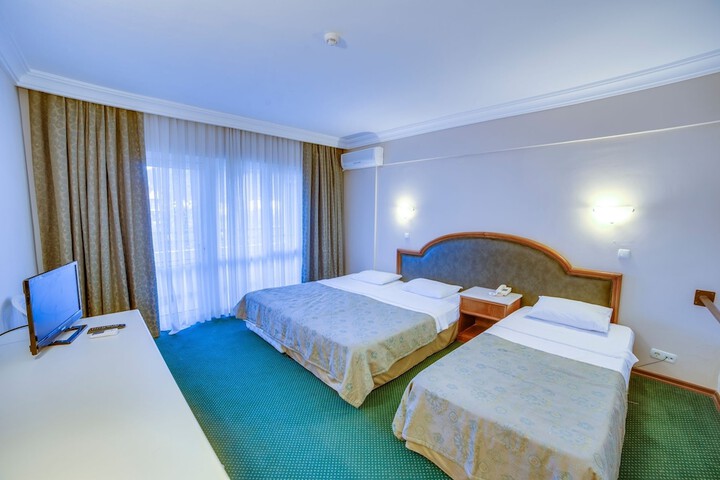 Room 6 of 35