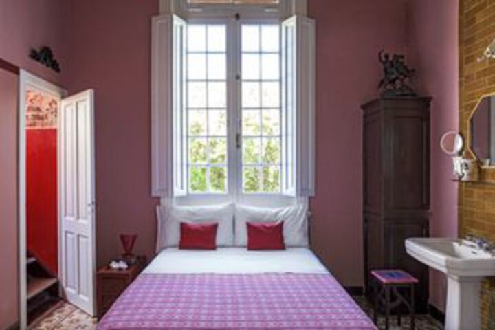 Room 28 of 49