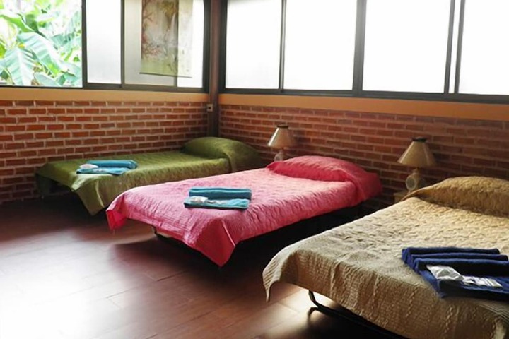 Room 6 of 33