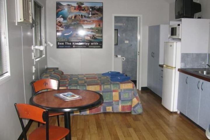 Room 5 of 11