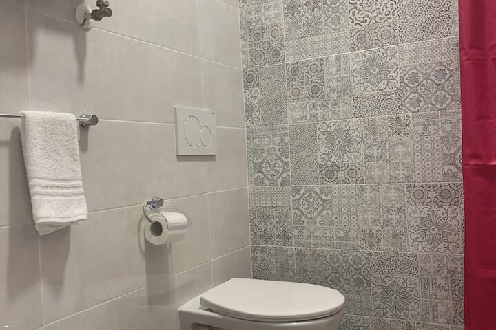 Room 28 of 92
