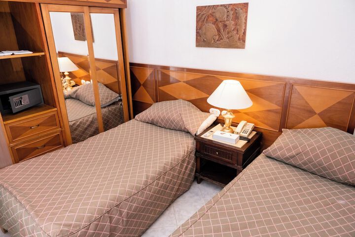 Room 30 of 89