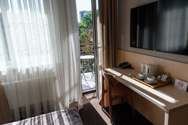 Room 49 of 102