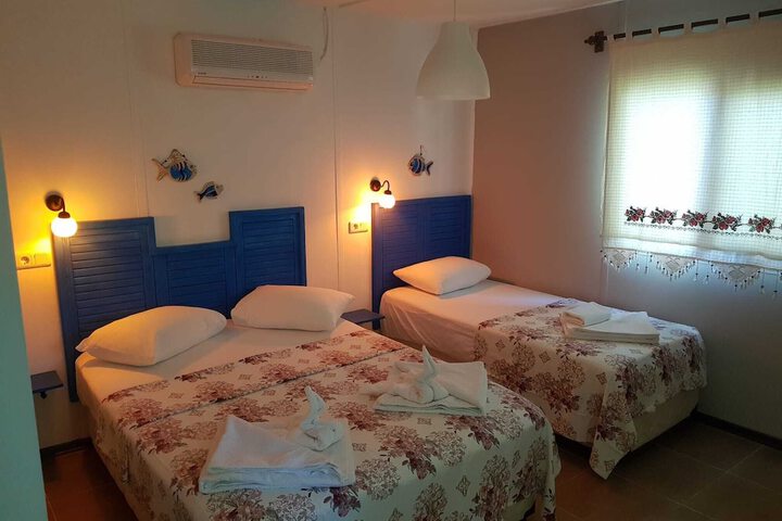 Room 12 of 70