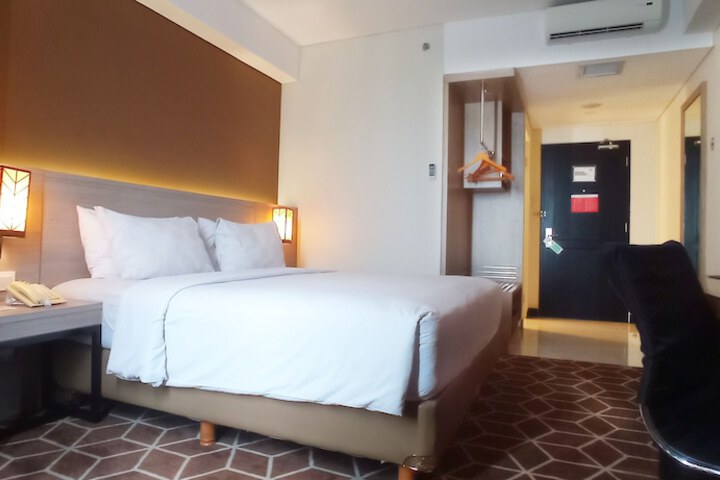 Room 10 of 43