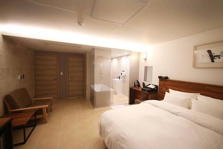 Room 22 of 31