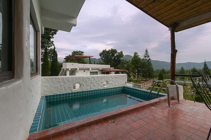 Pool 108 of 157