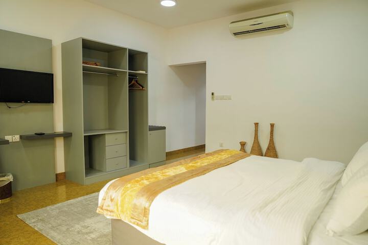 Room 5 of 46