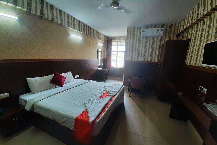 Room 4 of 31