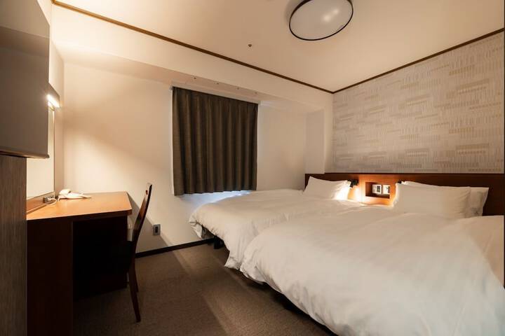 Room 3 of 11