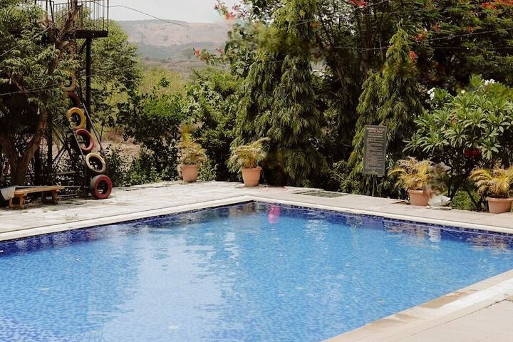 Pool 102 of 125