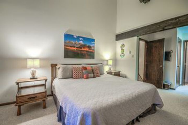 Room 40 of 155