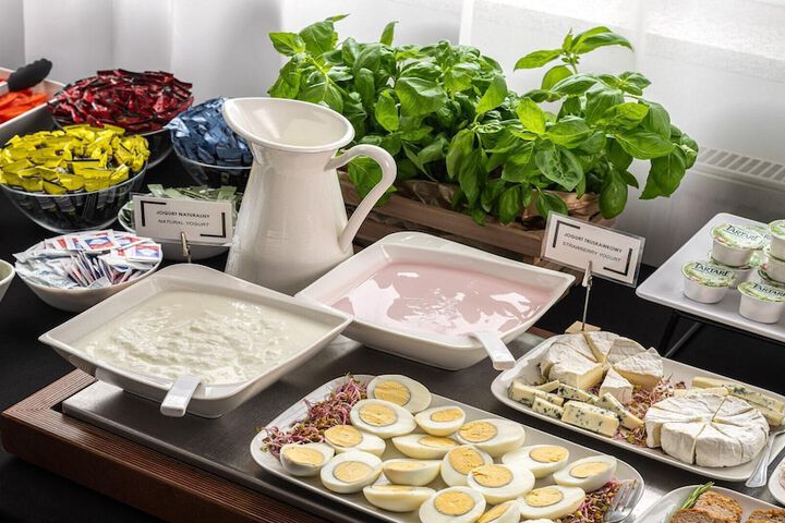 Breakfast/Coffee Service 117 of 139