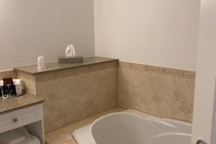 Suite Premium King Bed (6 of 6)