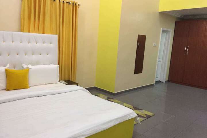 Room 3 of 16