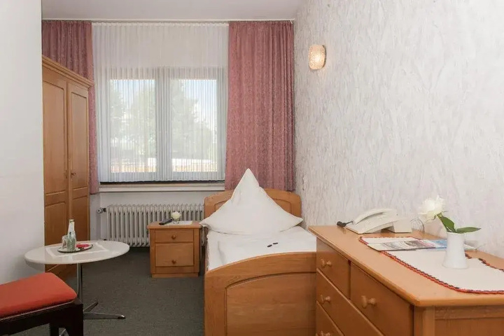 Room 3 of 13