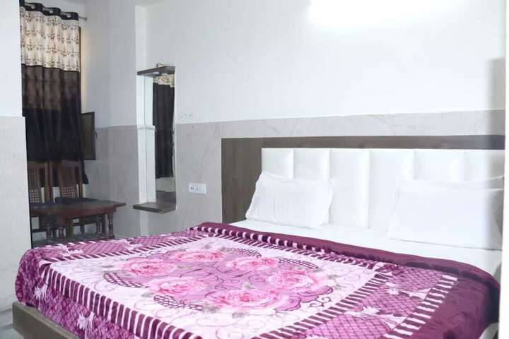 Room 10 of 35
