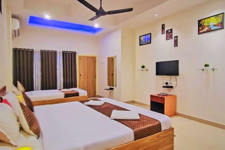Room 15 of 18