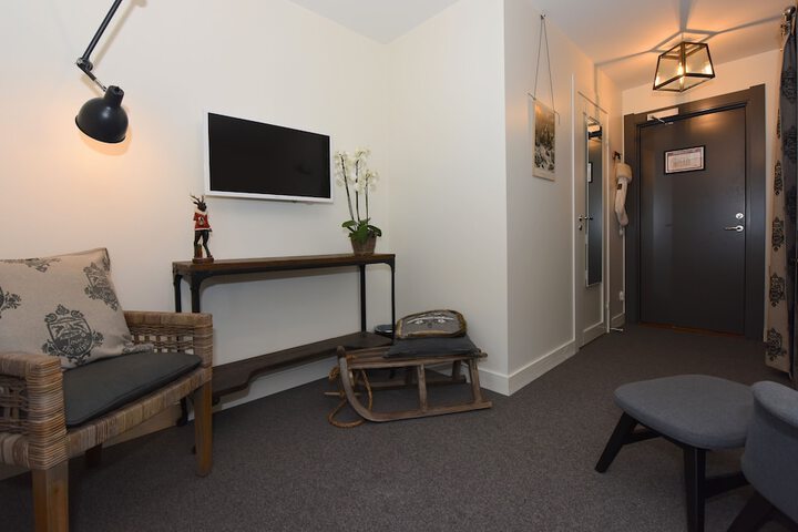 Room 42 of 61