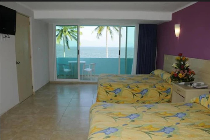 Room 5 of 40