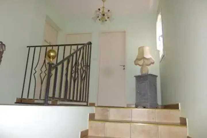 Room 14 of 22