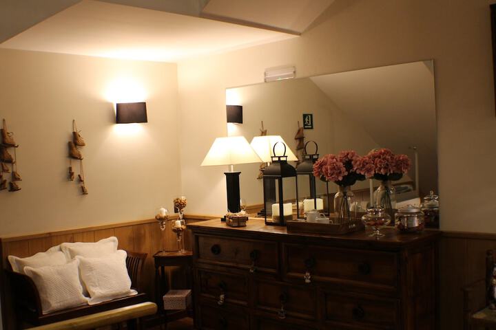 Room 15 of 33