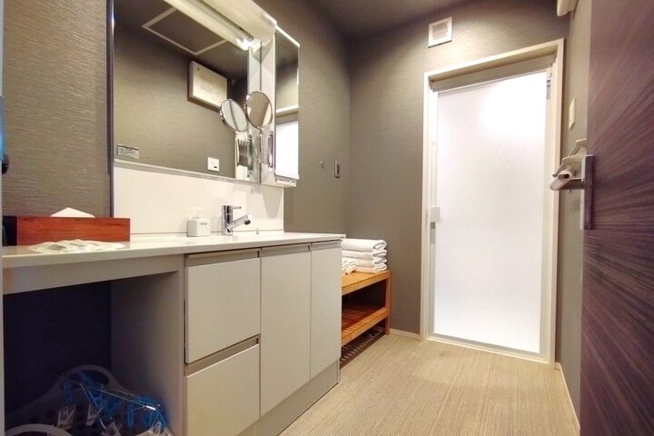 Room 21 of 28