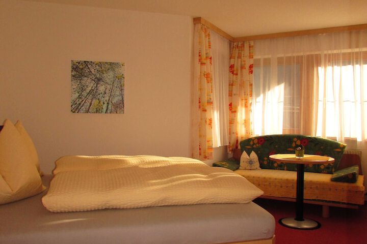 Room 7 of 80