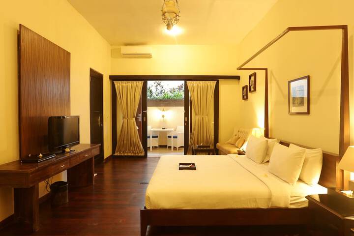 Room 4 of 52