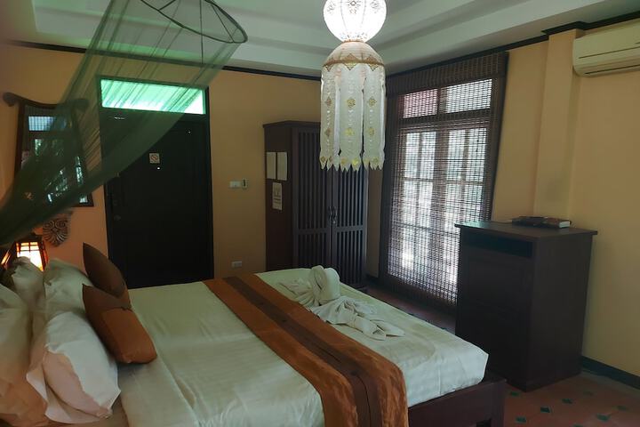 Room 27 of 89
