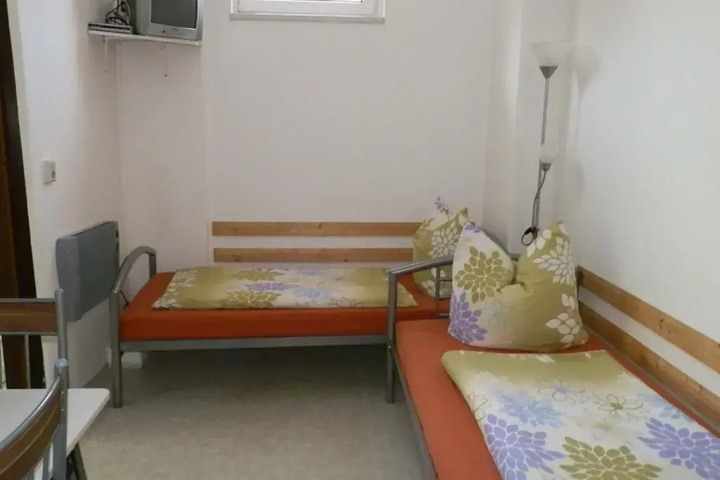 Room 5 of 13