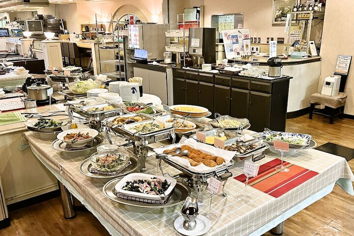 Dining 8 of 8