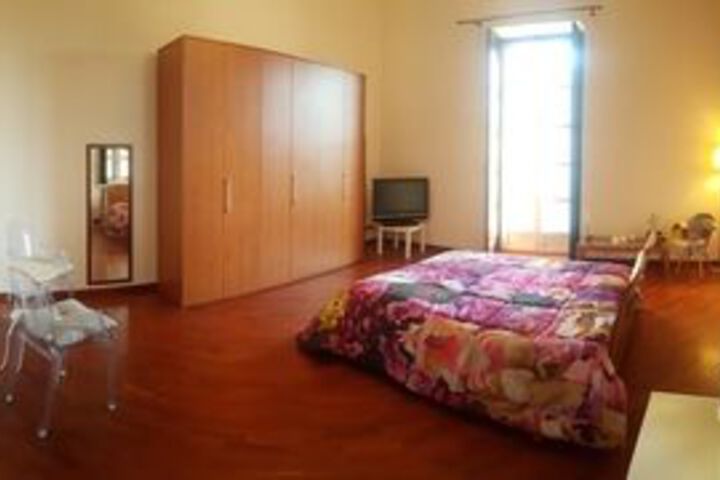 Room 9 of 15