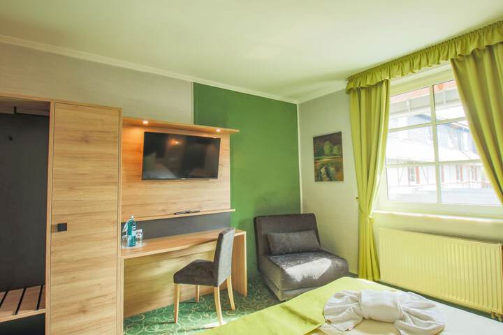 Room 11 of 82