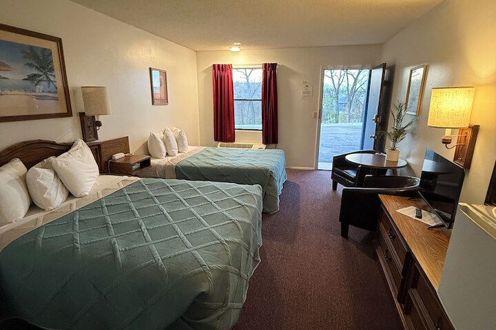 Room 32 of 79