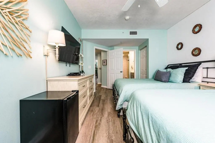 Room 5 of 18