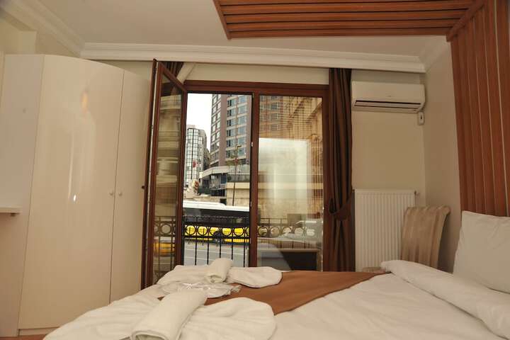 Room 3 of 21