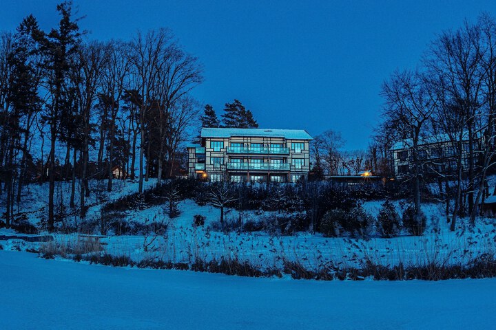 Hotel 146 of 152