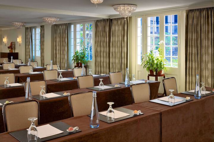 Meeting facility