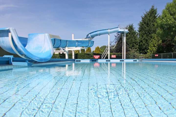 Pool 61 of 85