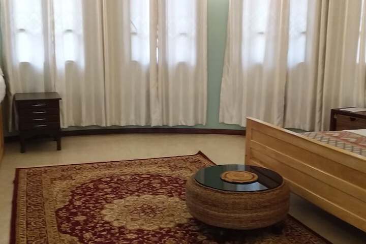 Room 2 of 63